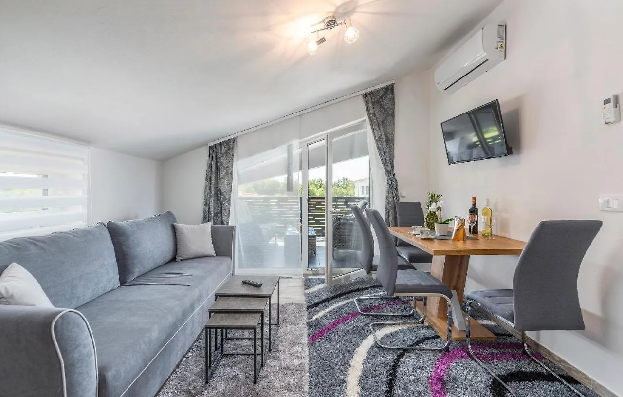 Apartmani Natalija Porec 0*,  Croatia